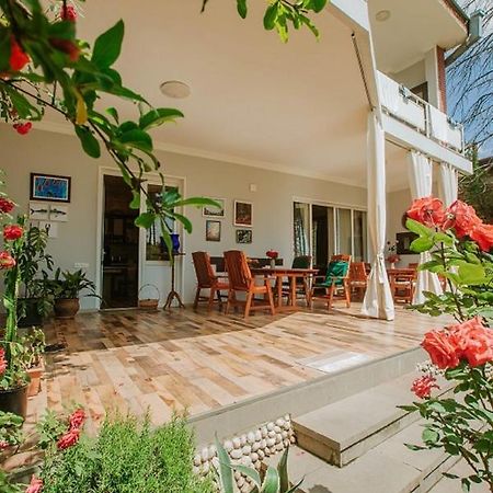 Neli & Zaal Guest House 텔라비 외부 사진