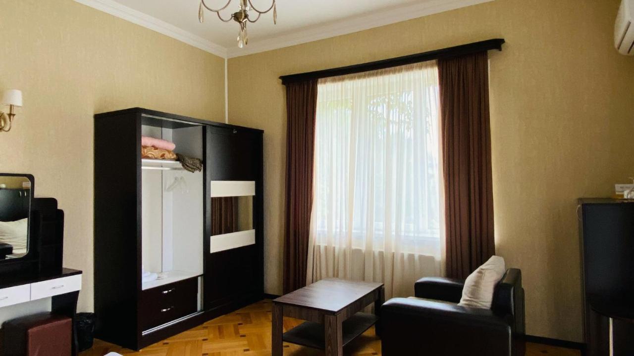 Neli & Zaal Guest House 텔라비 외부 사진