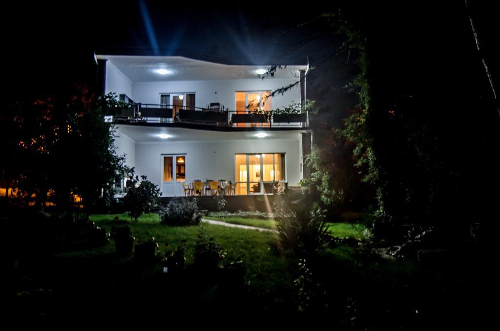 Neli & Zaal Guest House 텔라비 외부 사진